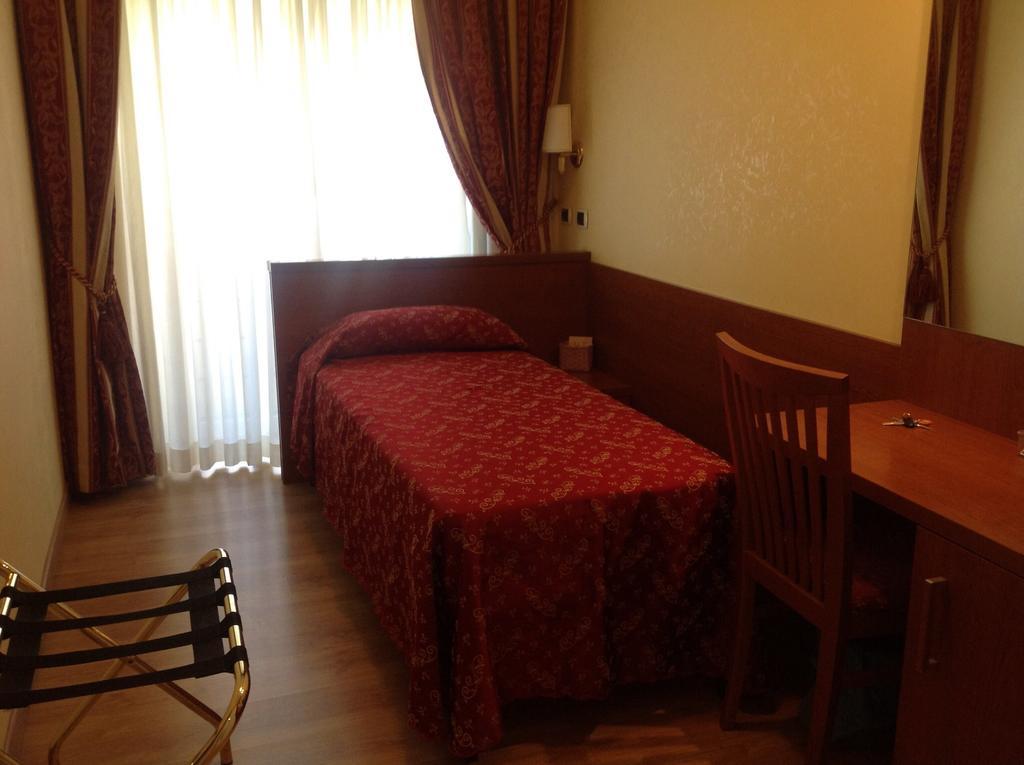 Residenza Fermi Hotel Rome Luaran gambar