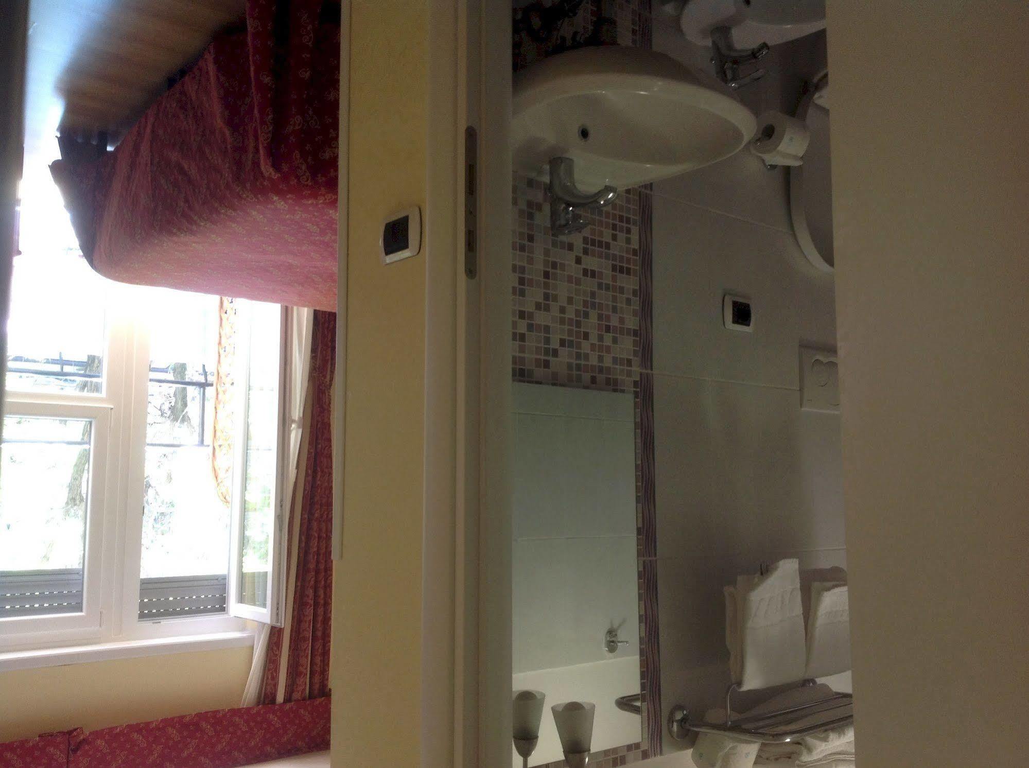 Residenza Fermi Hotel Rome Luaran gambar